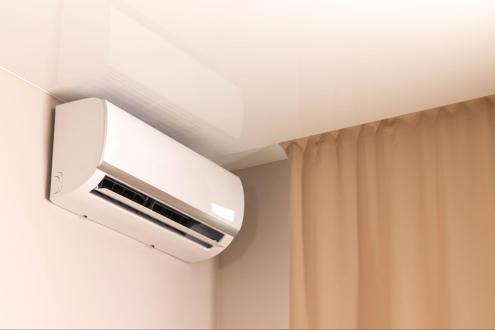 por que se congela el tubo del aire acondicionado